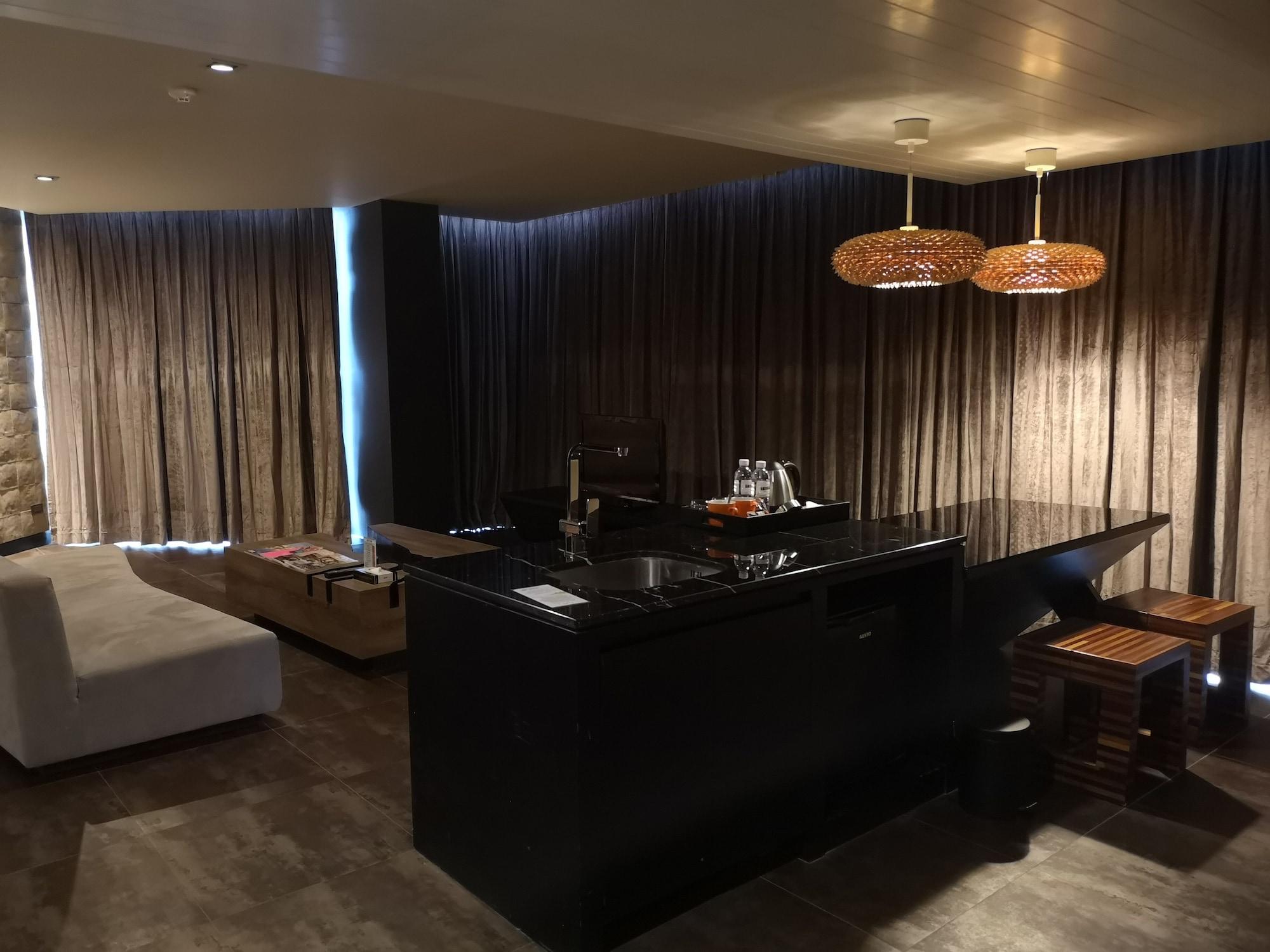 Tsix5 Quarter Hotel Pattaya Luaran gambar