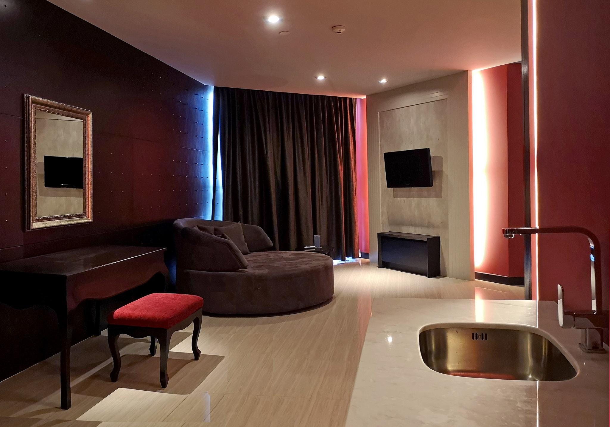 Tsix5 Quarter Hotel Pattaya Luaran gambar