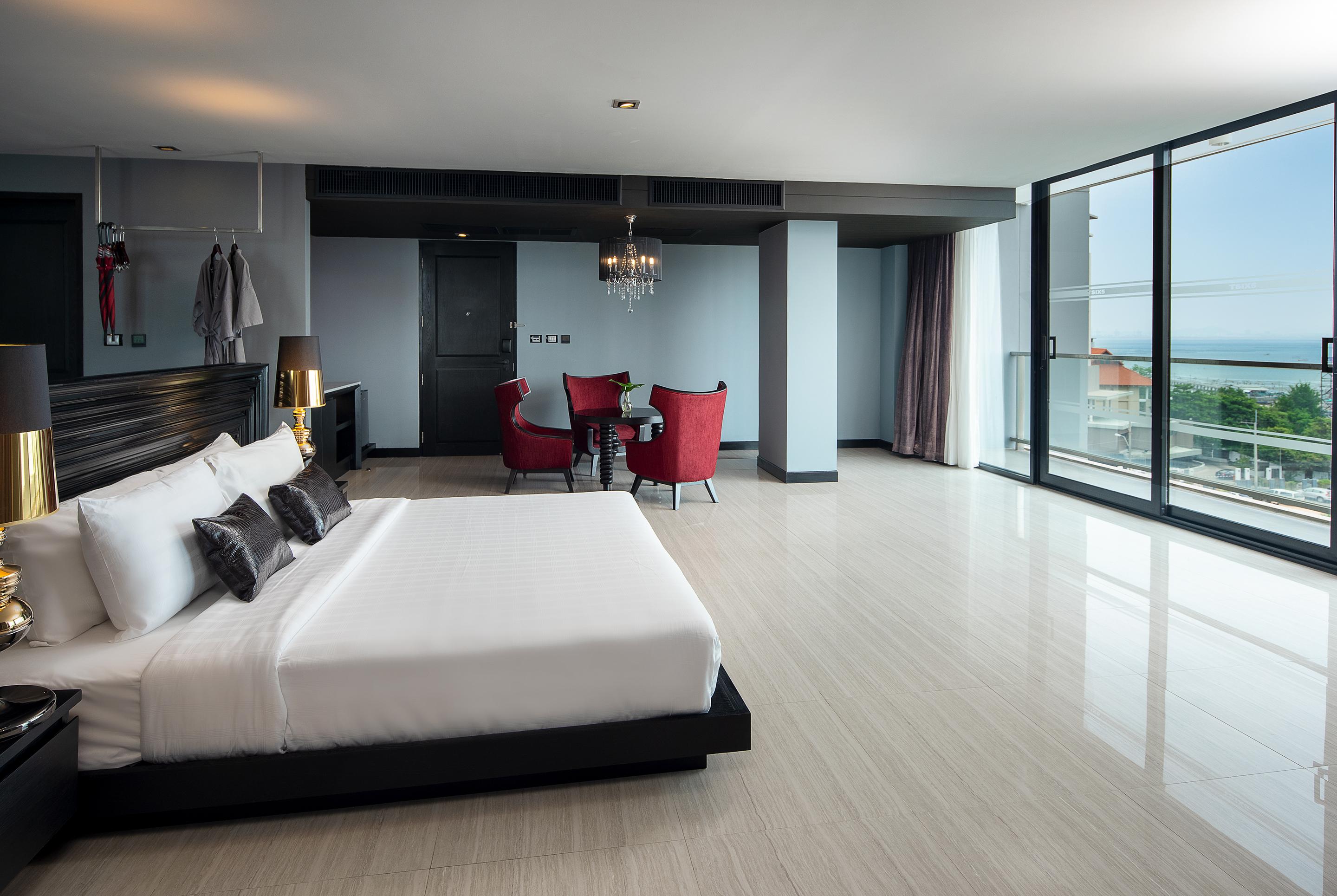 Tsix5 Quarter Hotel Pattaya Luaran gambar