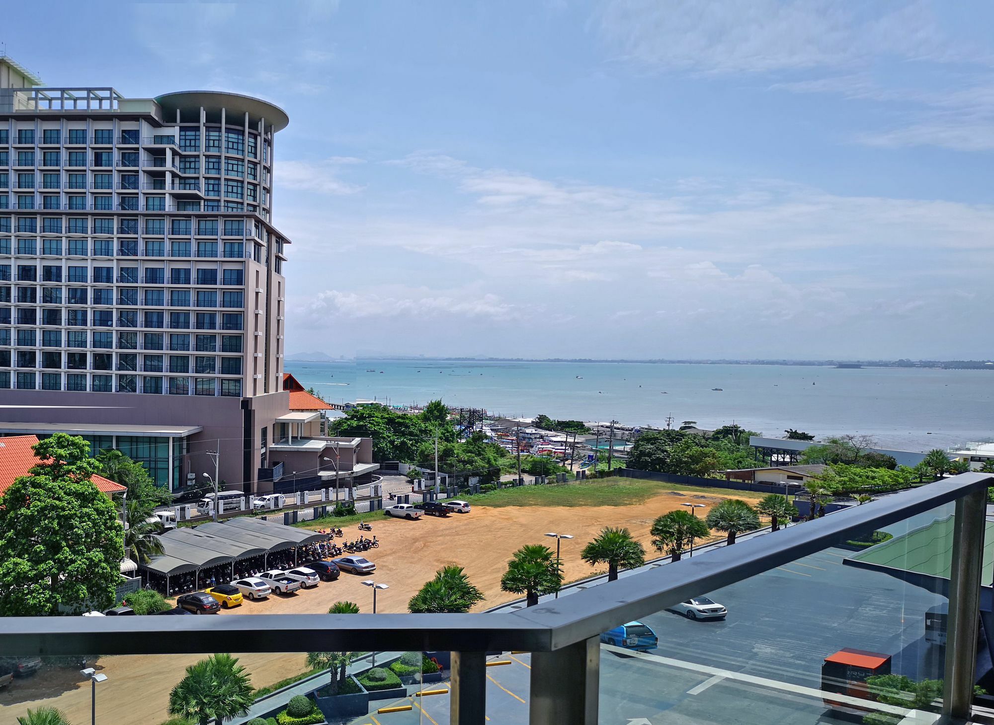 Tsix5 Quarter Hotel Pattaya Luaran gambar